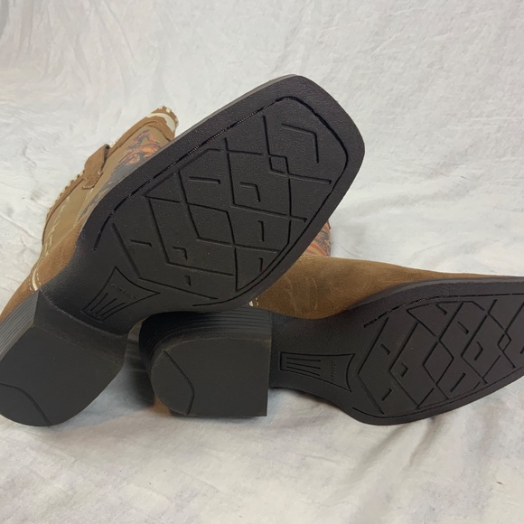 Ariat Youth Futurity Rodeo Boots — Size 4 — Chestnut Suede — New Without Box - Picture 4 of 4